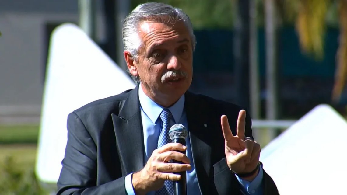 guillermo_batal's tweet photo. Recién ahora se avivó @alferdez que Patricia Bullriich debe dar explicaciones ??? #DejateDeJoder. Este también les hizo el caldo gordo y protege a los mafiosos. Nene hace algo como Presidente, de lo contrario voy a creer que sos cómplice de los #MafiososPro #LaStanwyCK https://t.co/TF2eN16297