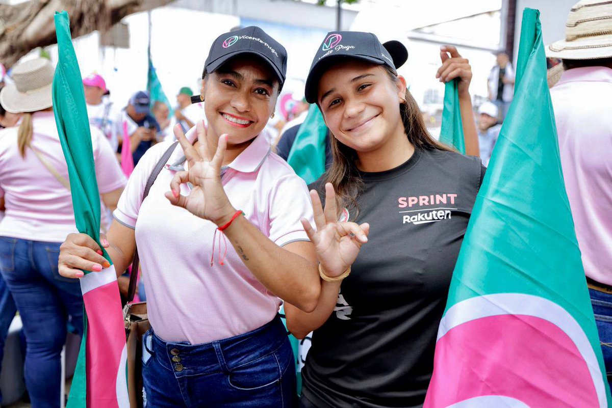 romuloroux's tweet photo. En el CD somos más los que queremos un mejor Panamá 🤩. #LoBuenoViene #LosBuenosSomosMás https://t.co/wMDfnTDDUv