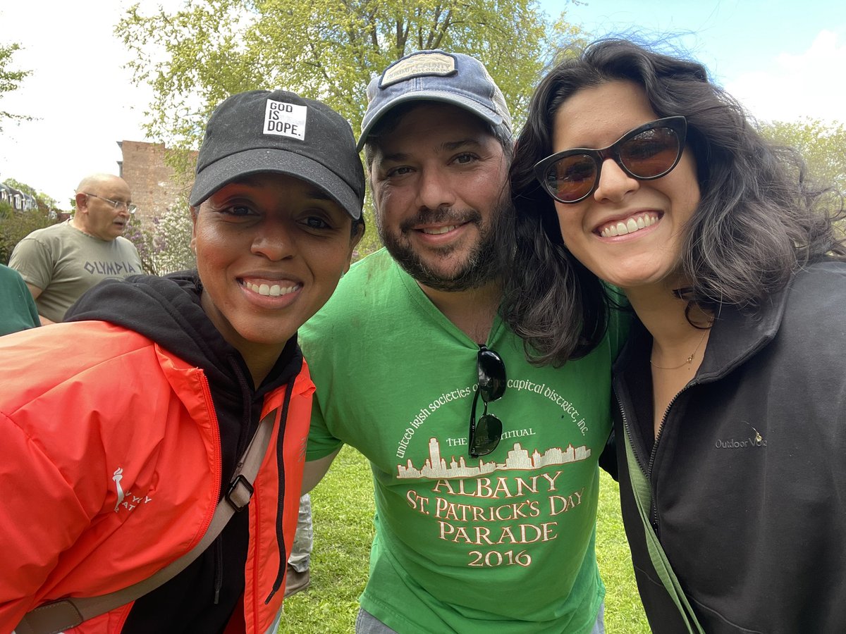 NYS Assemblymember Gabriella A. Romero (@amromero109) on Twitter photo What a wonderfully sunny Saturday + Sunday we had this past weekend. Thank you to <a href="/AlbanyDgs/">Albany DGS</a> <a href="/mpeterforalbany/">Matthew Peter for Albany</a> @CentersquareCSA <a href="/HudsonParkNA/">Hudson/Park NA</a> <a href="/UTAlbany/">United Tenants of Albany</a> <a href="/CapitalPrideCtr/">PRIDECenter</a> @wearepintsized for the collaboration in keeping Ward 6 beautiful! What a wonderfully sunny Saturday + Sunday we had this past weekend. Thank you to <a href="/AlbanyDgs/">Albany DGS</a> <a href="/mpeterforalbany/">Matthew Peter for Albany</a> @CentersquareCSA <a href="/HudsonParkNA/">Hudson/Park NA</a> <a href="/UTAlbany/">United Tenants of Albany</a> <a href="/CapitalPrideCtr/">PRIDECenter</a> @wearepintsized for the collaboration in keeping Ward 6 beautiful!