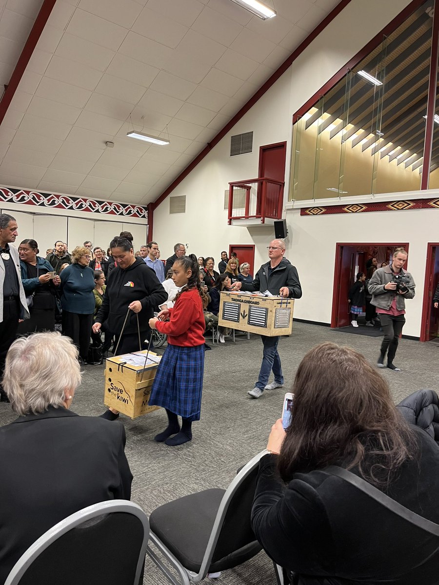 parkecology's tweet photo. Beautiful morning to welcome 25 kiwinui (NI Brown Kiwi) to Pōneke at Pipitea Marae. Ngāti Korokii Kahukura gifted the birds from @Maungatautari1 to Taranaki Whanui and Ngati Toa Rangatira for release in the wilds by The Capital Kiwi Project team today. Awesome stuff! https://t.co/taiiWUgv49
