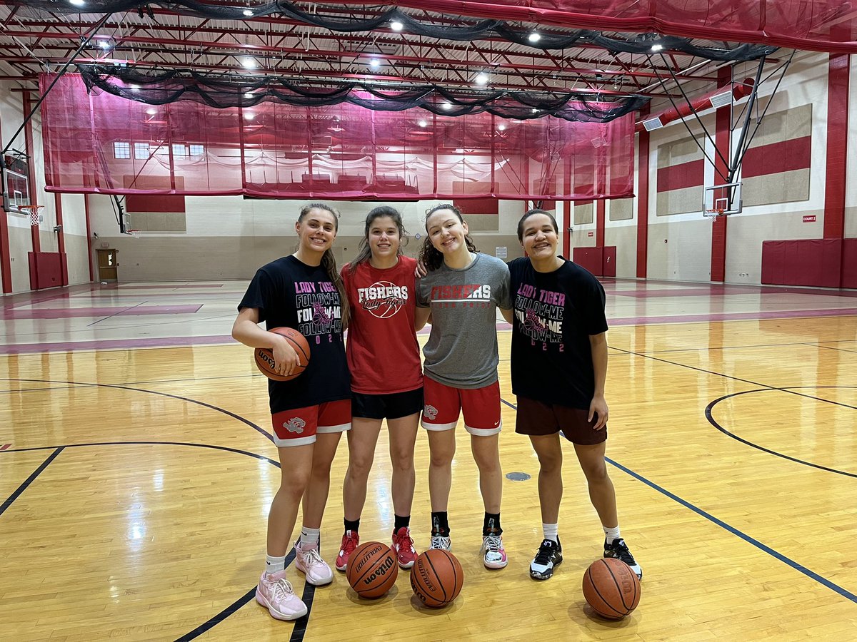 And this morning we concluded spring workouts. This group has had positive energy and attention to detail for all 9 workouts. We finished with some head to head competition. Here are the winners!