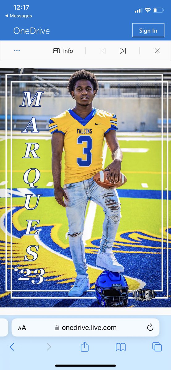 TraceyBoyer19's tweet photo. My 2023 graduate💙💛 https://t.co/Bq4wv3Ki3H