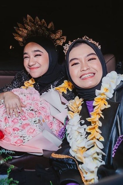 GoProbolinggo's tweet photo. Salma Salsabil 'Aliyyah berhasil menjadi Grand Finalis pertama Indonesian Idol dari Probolinggo dan dinobatkan sebagai 𝗥𝗮𝘁𝘂 𝗧𝗿𝗲𝗻𝗱𝗶𝗻𝗴 𝗜𝗻𝗱𝗼𝗻𝗲𝘀𝗶𝗮𝗻 𝗜𝗱𝗼𝗹. Salma menjadi peserta yang trending 10 kali. Rekor terbanyak Indonesian Idol !!

#salma #probolinggo https://t.co/l9PebKFFMt