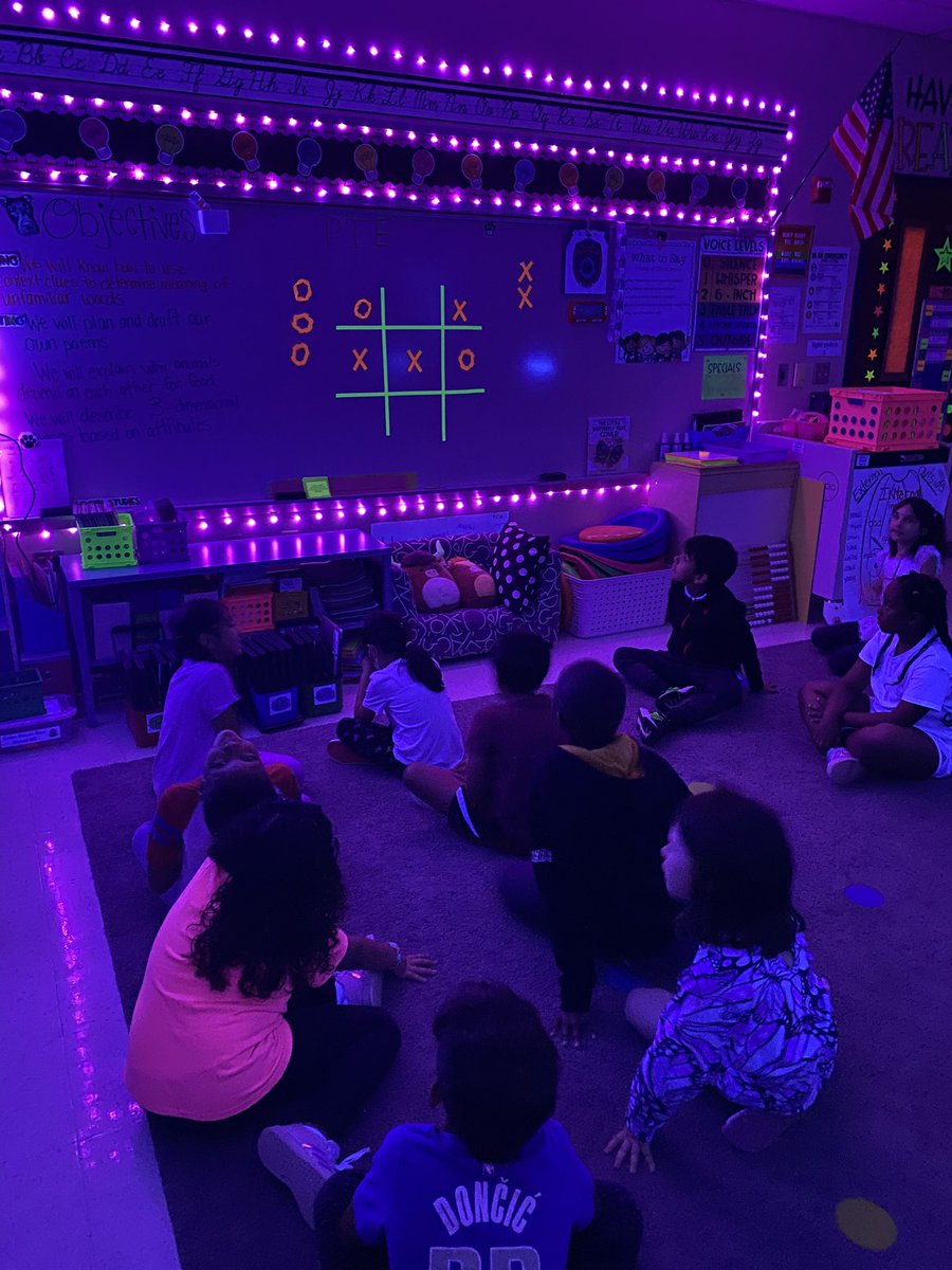 SPhillips2622's tweet photo. βGLOW What You KNOWβ in 2nd Grade to get our minds ready for Reading MAP testing. Reviewing nonfiction text features, authors purpose, characters traits, and more. πβοΈ @BeaverMST_Stars #TeamEXTRA @judy_alderete @grayson_cara @CourtneyRaff2nd @OzdemirAdriana https://t.co/bq879od7A2