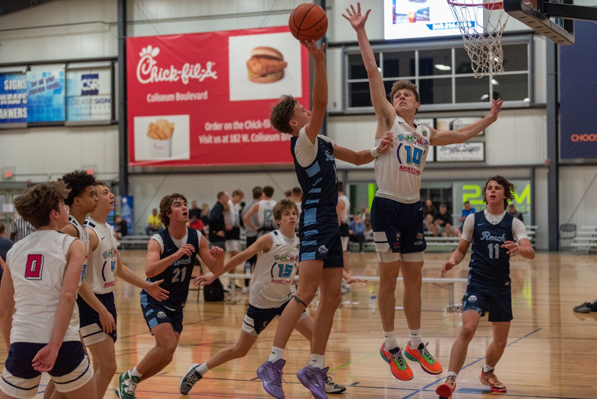 Reach2026's tweet image. #1 Tommy Carr @TommyCarr03 
6’3” Guard
Saline High School

Tommy has great positional size and length. He is rapidly improving, his vision with his size is a game changer. Has a soft touch in the paint, has to potential to be 1 of the best multi-sport athletes in MI #BeALegend
