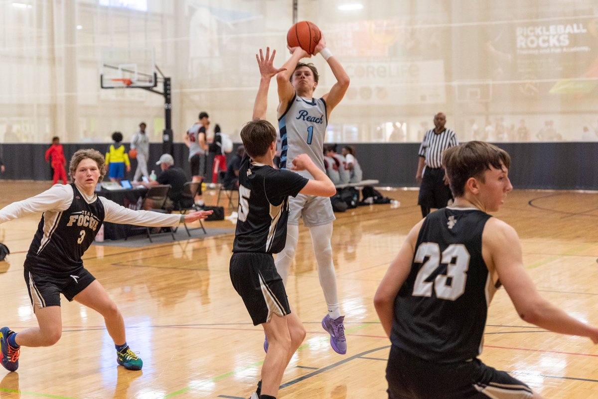 Reach2026's tweet image. #1 Tommy Carr @TommyCarr03 
6’3” Guard
Saline High School

Tommy has great positional size and length. He is rapidly improving, his vision with his size is a game changer. Has a soft touch in the paint, has to potential to be 1 of the best multi-sport athletes in MI #BeALegend