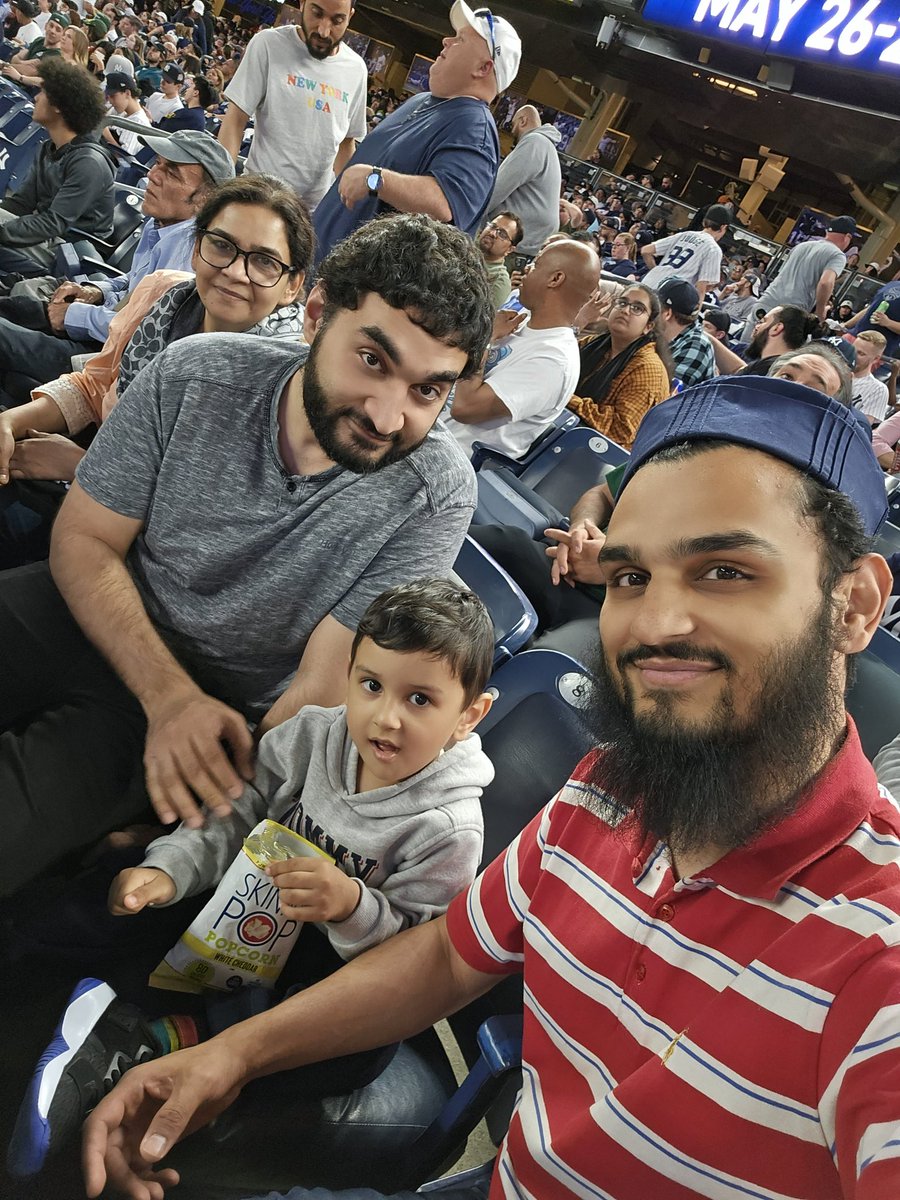 sunnysjamil's tweet photo. #RepBX
#Yankees https://t.co/KdxLu4Xk7U