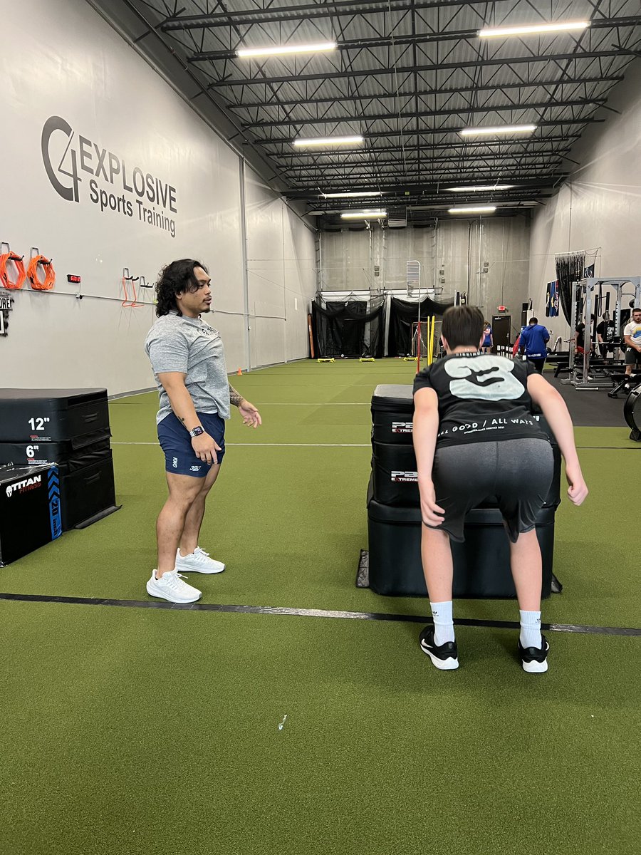 BigBrown90's tweet photo. Excited for Wednesday’s 24s PWC 🏈 showcase night! Bringin’ the crew from C4 over to help with this event!
@JohnRobinette13 
-Dr. Courtney Crews (DPT) @pelicarto90 
-Coach Sebastian Baytan (CSCS, USAW) @Joseph_Baytan 
-Coach Austin Brown (CSCS, CFSC, FMS) @BigBrown90

Go get it!! https://t.co/5q4rThTXaR