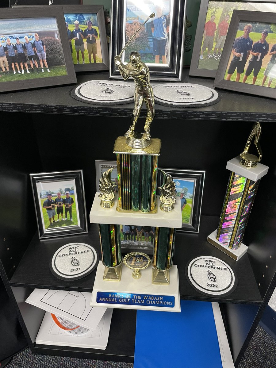 PHBoysGolf's tweet photo. PH⛳️ defeats SV tnite 8-2 in match play and brings the BOW trophy back home where it belongs. @PHWolvesAD @ParkeHeritageHS @NCPSchoolCorp @Rick_Sports10 @MartySports10 @indianahsgolf @tribstarsports https://t.co/jhHnZFLJUP