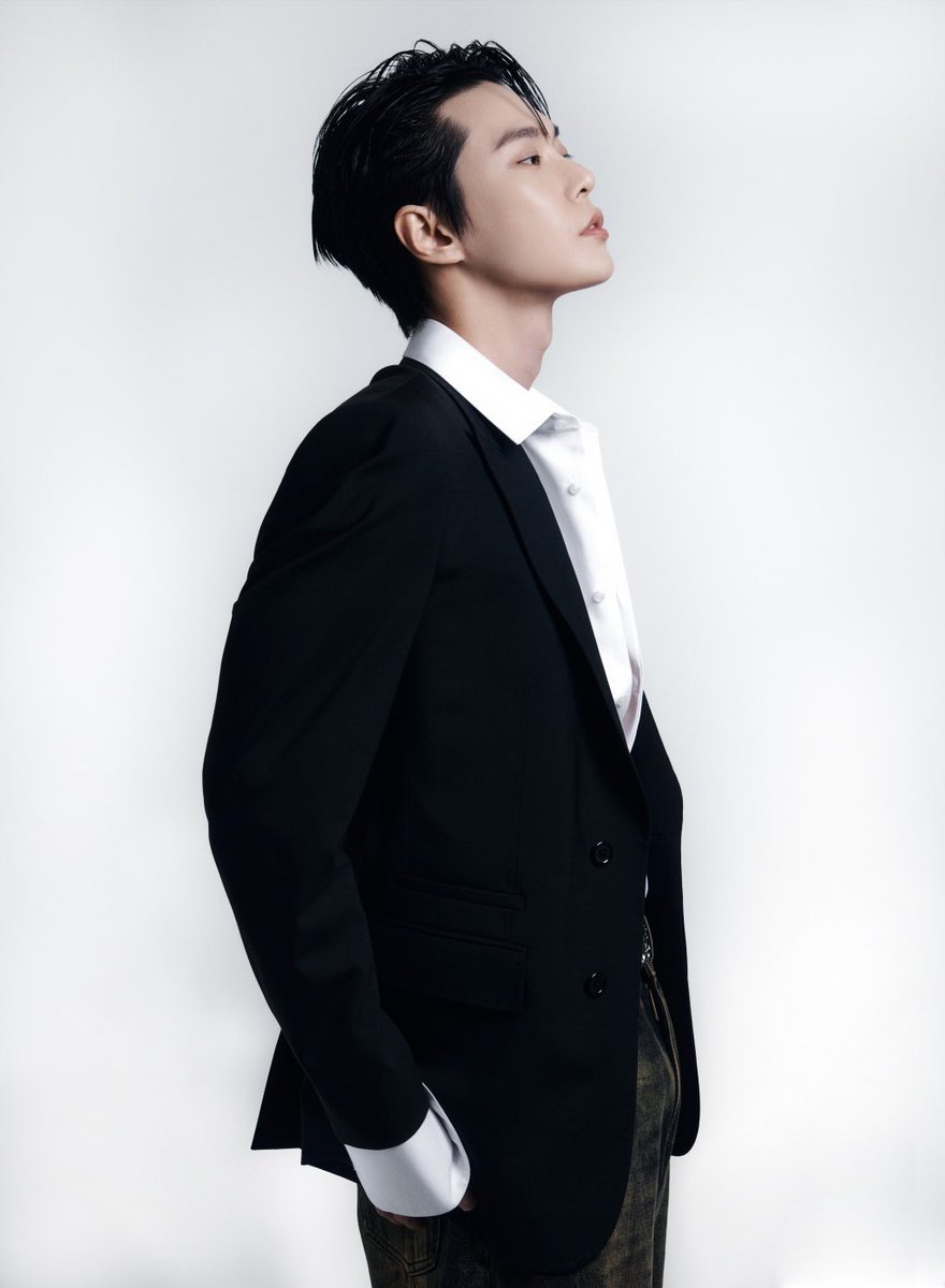 DOYOUNG__21's tweet photo. 「Dolce&amp;Gabbana」 돌체 앤 가바나 한일 엠버서더 #도영 화보컷 https://t.co/5sPViToYgh