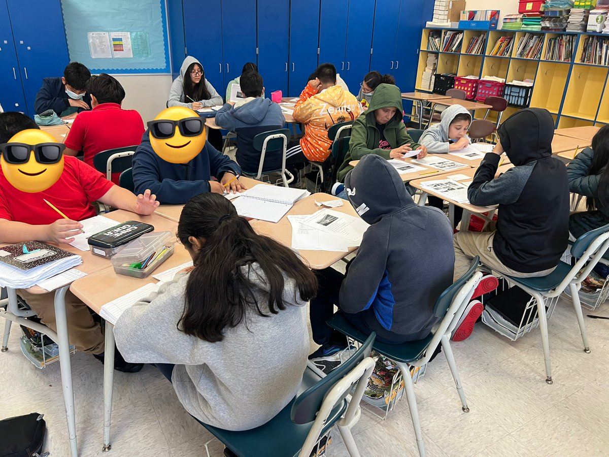 Thank you 😊 @DesselleHampton for decorating my door today for STAAR exams <a href="/RuckerHISD/">Rucker Elementary</a>. Our scholars loved playing with the silver ribbons. <a href="/MrsPuenteHISD/">Eileen Puente</a> <a href="/bncorprew/">Ms. Corprew</a> <a href="/LaSyndriaGnagbe/">LaSyndriaFlaggGnagbe, M.Ed</a> <a href="/NLPerez3/">Norma L. Pérez</a> <a href="/HISDREADY2RISE/">READY2RISE</a> @HISD_ElemSci