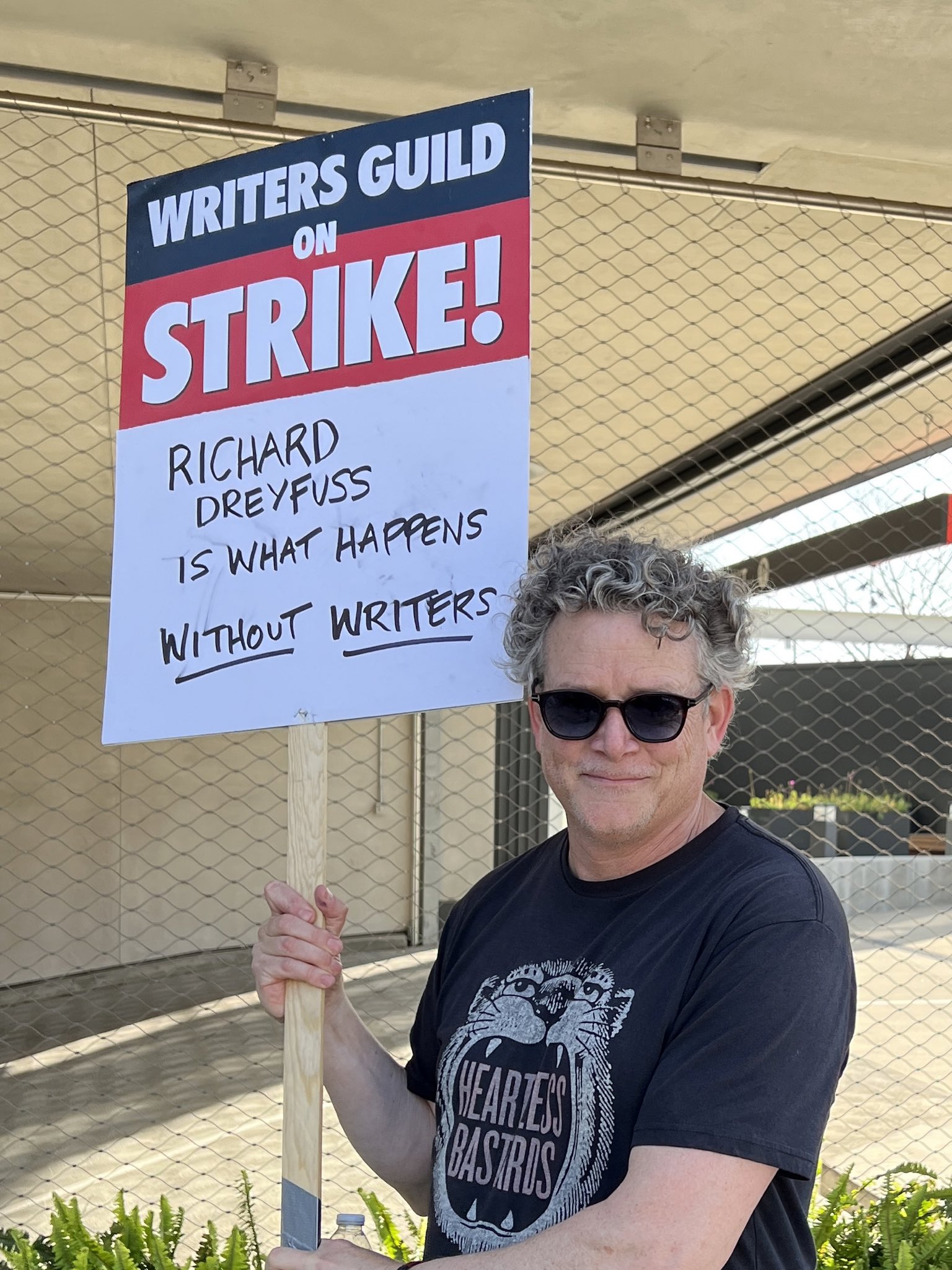 Steve Tompkins on Twitter 