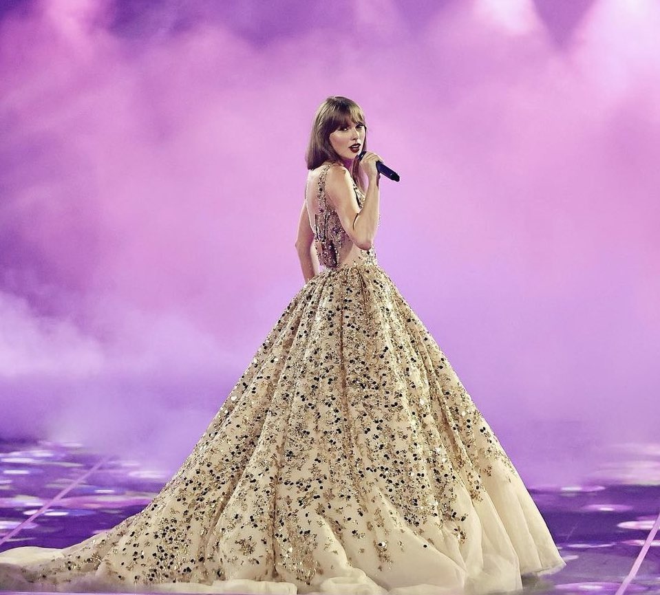 redtvtrack9's tweet photo. hot girl summer ? nah imma be having an enchanted princess summer https://t.co/WFqCcn7a4a