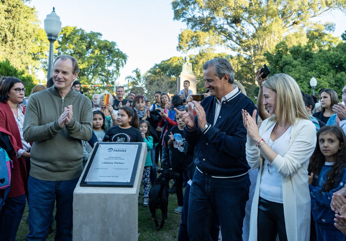 AndreaZoff's tweet photo. ¡La Plaza Sáenz Peña está oficialmente reinaugurada! 🥳

Junto a vecinos y vecinas disfrutamos una hermosa tarde en este lugar tan querido de nuestra ciudad, con nuevos juegos e instalaciones para disfrutar y cuidar entre todos 🙌🏼 https://t.co/mQQVMECWpJ