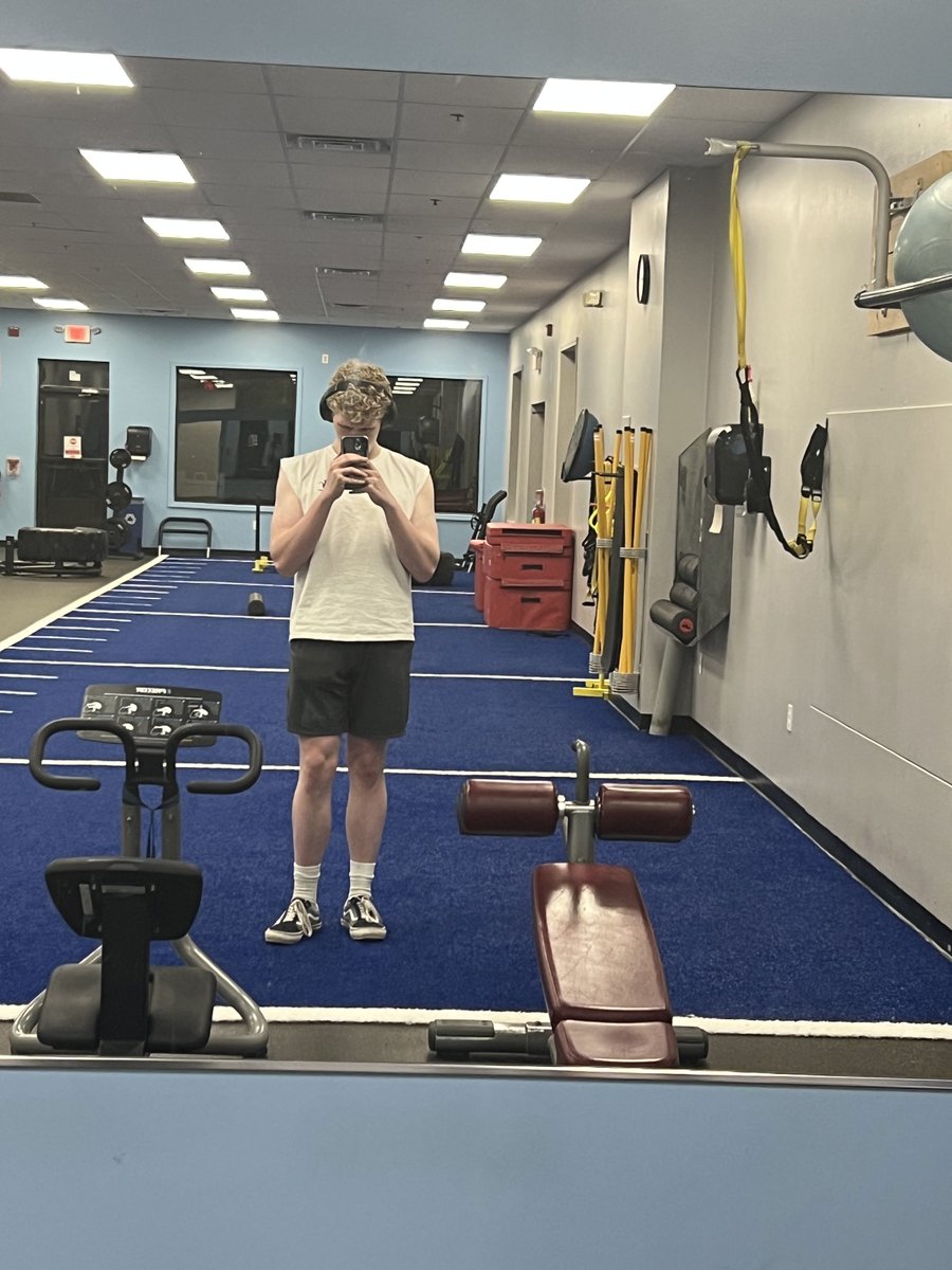 NorpFN's tweet photo. lil gym update for the twitter. Down to 195 from 275 https://t.co/C0on79ABXB