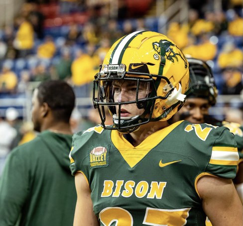 RHS_FBRecruits's tweet photo. 21 days away until Azle is represented by Reedy Football alum &amp; current @NDSUfootball DB @RyanJones021! A man that help set the winning foundation for Reedy Football who found himself on a championship program that calls Frisco #SouthFargo Good luck this season! #NextLevelLions https://t.co/tb3H53Akkt