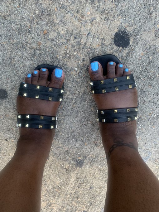 Love this color on my complexion! https://t.co/6Sc7wLR1Kx