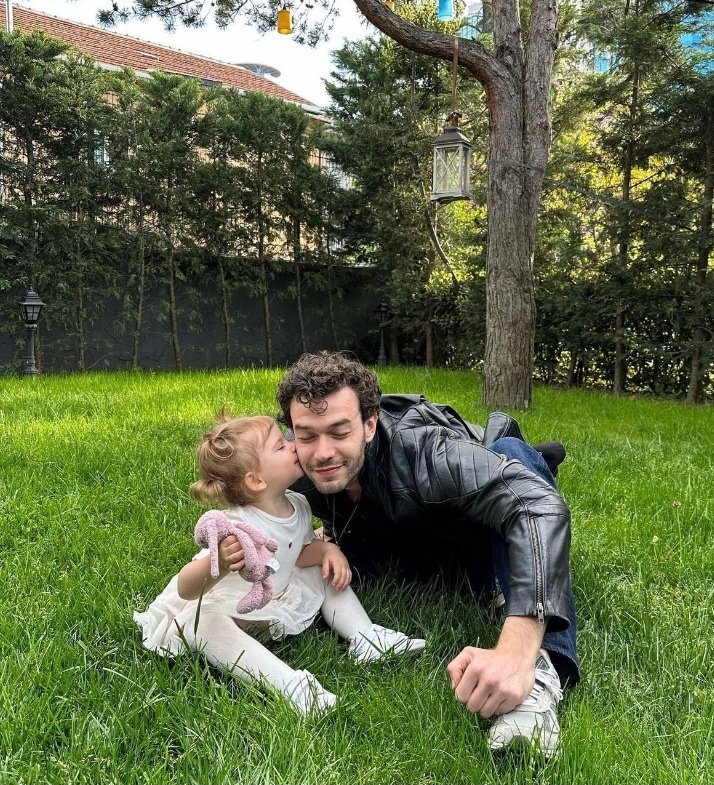 Lona Moha 1 tweet media