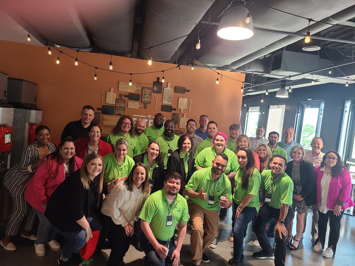 twchilihead's tweet photo. Officers and Leadership welcoming new GMs for #ChilisELEVATE 🥳✨️ #ChilisLove https://t.co/0IRtOiB7vG