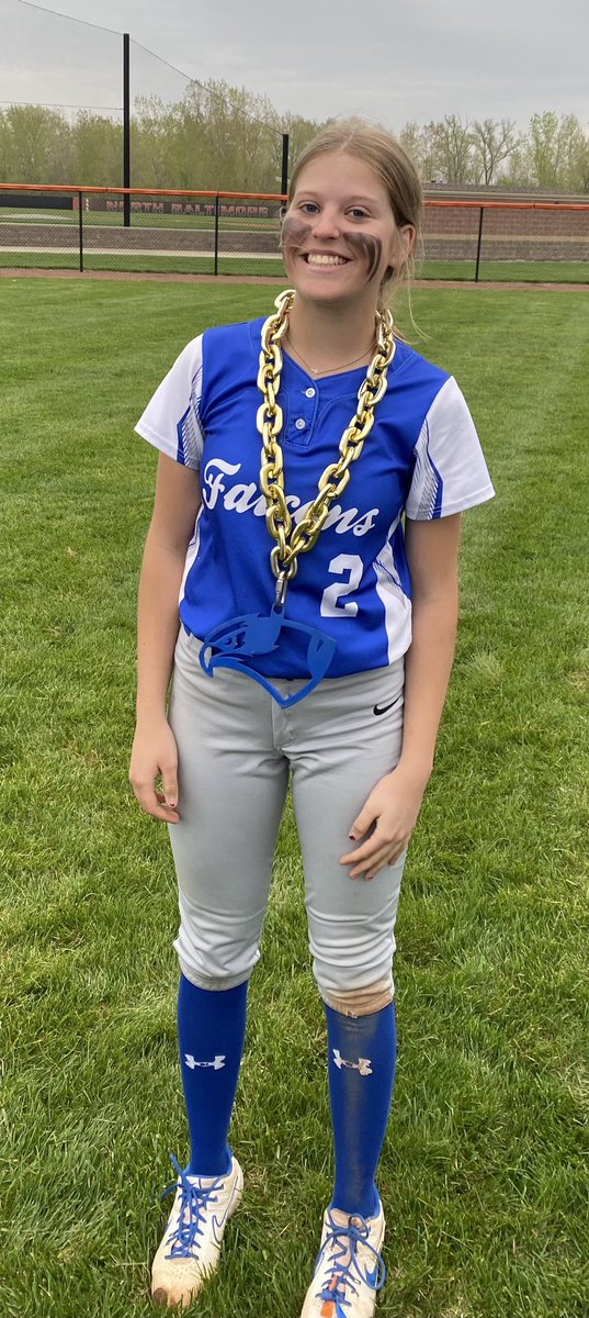 RDSBSoftball's tweet photo. New Season 1-0
Riverdale 2
North Baltimore 0
Survive and advance! Brenna Farmer #WearTheChain for a 💣 in the 3rd inning. Addie Farmer #WearTheChain Winning Pitcher, 3 hits, 11 strikeouts!! 
#ClimbTheLadder 🪜 https://t.co/aWRSIzNunG