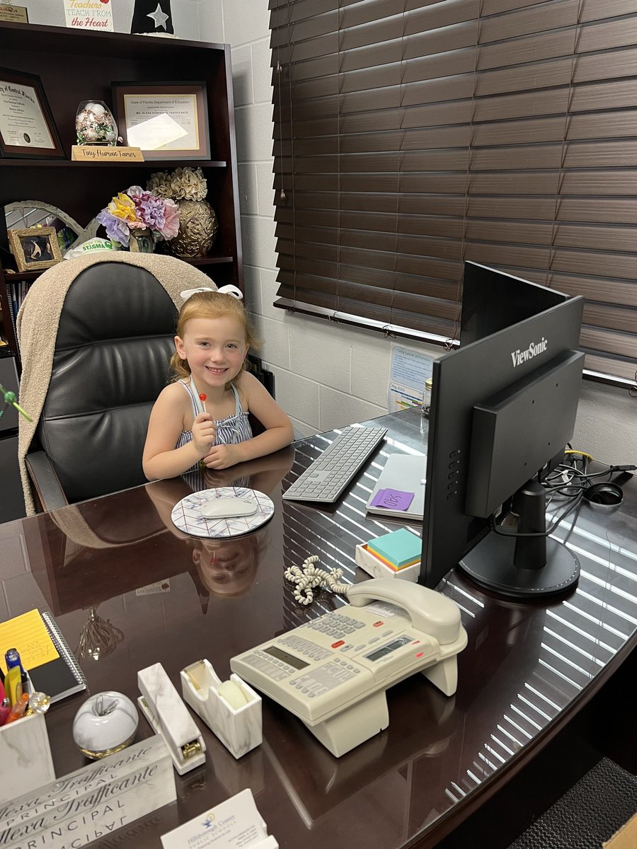 WestchaseWizard's tweet photo. Sometimes you need a little help from a friend! 😊 Thank you to Miss Hanner for taking on Principal for the Day! You were the perfect wing woman! #OneTeamOneDream @AlexaTraffican1 https://t.co/geHwcKiBfx