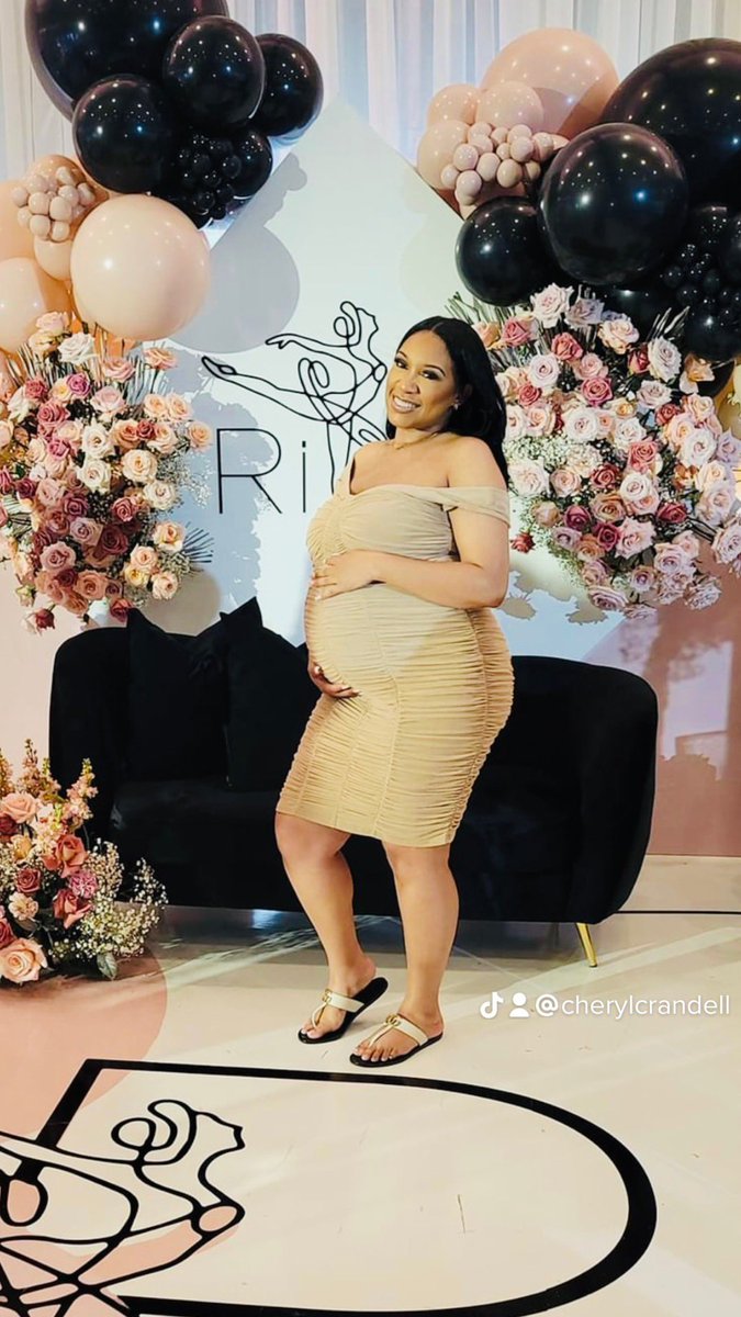 sweetcandyclc's tweet photo. My God-Daughter looked so “Beautiful “ we had a “BALL” please pay attention to the “DETAILS” her sister (my niece) is the “BEST EVER”….. @boujae__ YOU DID THAT CHECK HER OUT GIR ALL YOUR EVENTS!!! MY PRETTY GIRL!!!! I’m so “PROUD” of YOU🎊🎁🎉❤️ https://t.co/NHLjw8FD5c