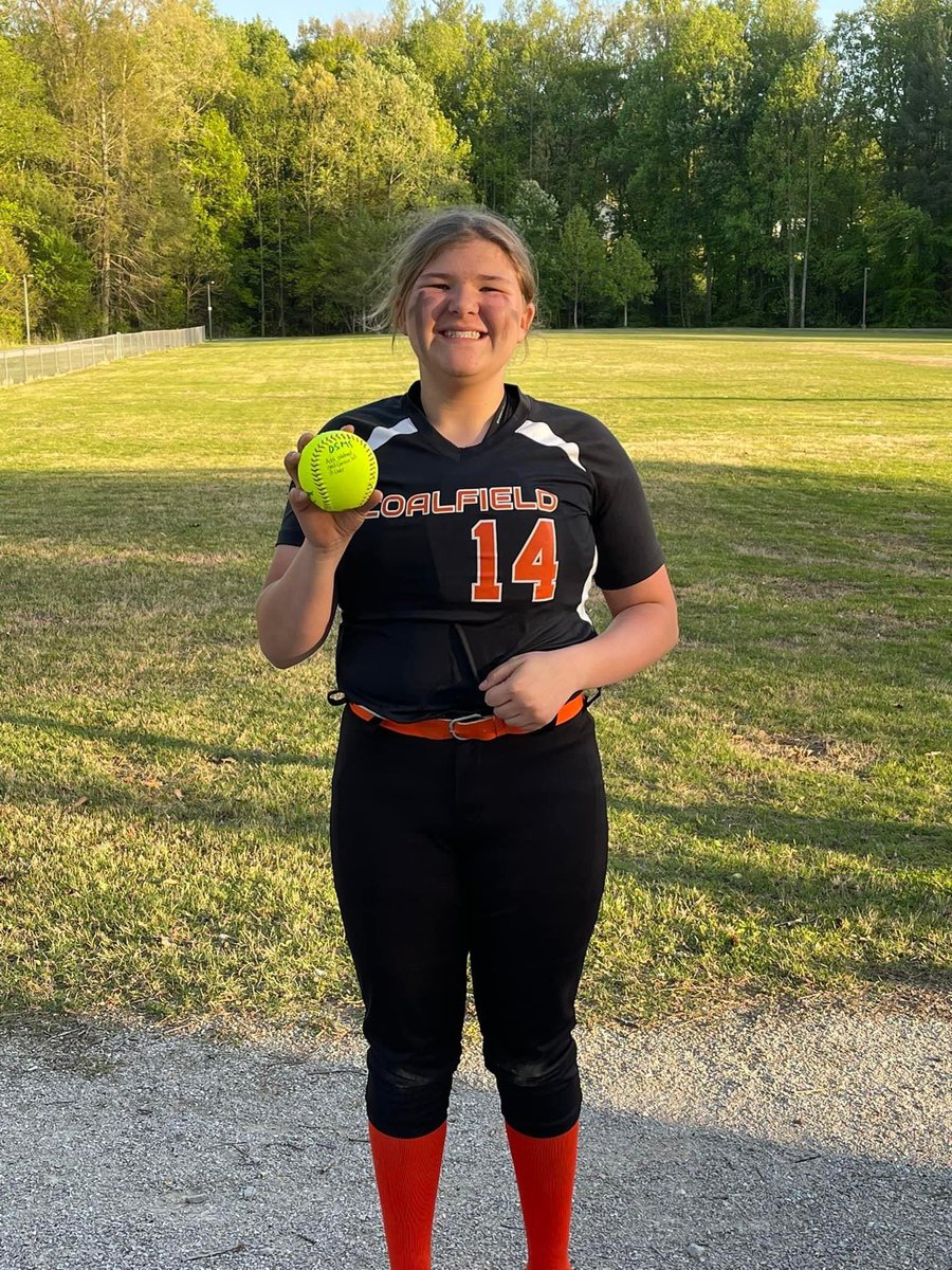 NextLvL_2027's tweet photo. NLP 2027 girls hitting dingers in Middle School Ball
@AddiGriffith44 
@Layla_Alcorn248 
@KaelynnJones27 
@graciedavis2028 https://t.co/aiTEkQ8JiK