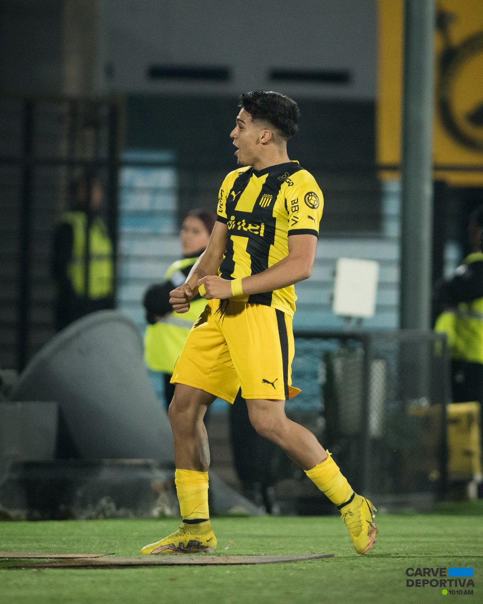 Me haces feliz a mí, a todo un pueblo y a vos mismo. 

Quedate. 🥹💛🖤