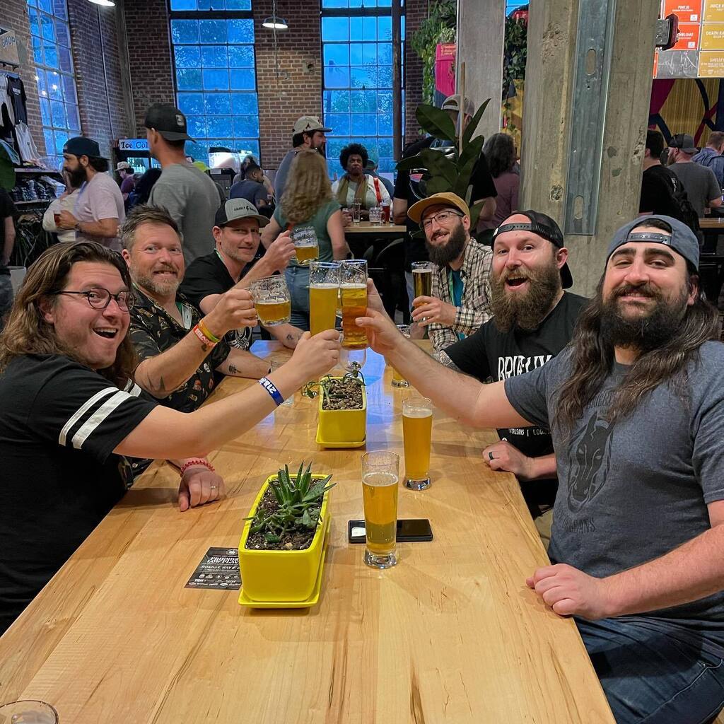 Part of the @brieuxcarre team is in Nashville for the Craft Brewer’s Conference and @worldbeercup !  Getting to hang out with our #louisianabrewery buds tonight and crush some suds at @mondaynightnash ! Shoutout to our buddies @gnarlybarley , @humidbeer … instagr.am/p/CsALuewNHWT/