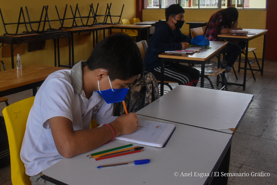 semanalgrafico's tweet photo. 📚 La ruta del rezago escolar en México post-pandemia. 

🔗 https://t.co/d7RATjiZUA https://t.co/Ea0uAewDjn