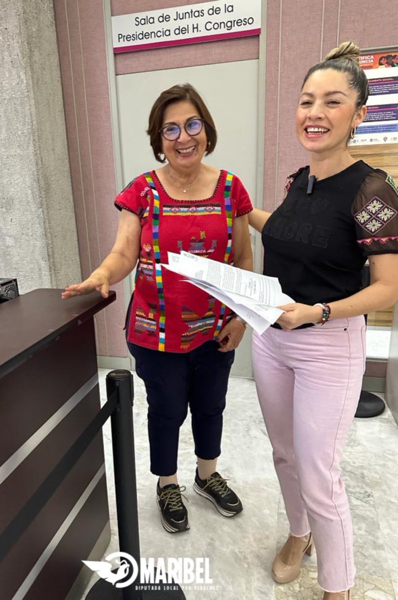 MaribelEscucha's tweet photo. Las y los diputados debemos trabajar siempre a favor de las causas de la ciudadanía. Seguiré alzando la voz desde el @legisver por las mujeres, l@s niñ@s y las juventudes. Ni un paso atrás la 3 de 3 va en #Veracruz. 💜🍊✌🏻

#Maribel #PoliticaEnMovimiento #Legisver https://t.co/yB7Lo1GXea