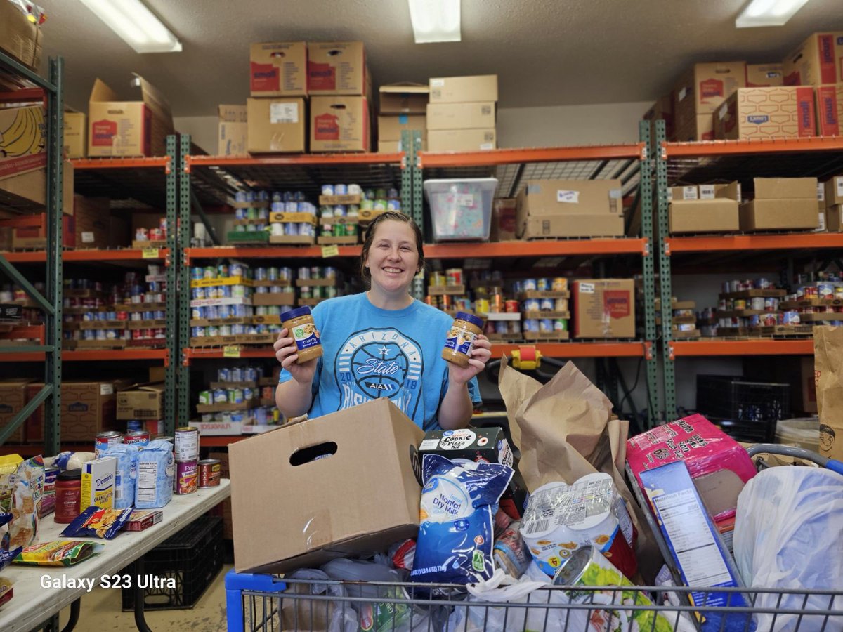 our_pantry's tweet photo. Weโre so thankful for our Community Partners! A BIG THANK YOU to the First United Methodist Church of Safford for hosting a Brown Bag Sunday Food Drive! Almost 500 pounds of food! #Safford #FUMC #ONFP #grahamcounty Thank you Danee for posing and helping to put away! ๐ธ by Dana https://t.co/C1A0uXNgTv