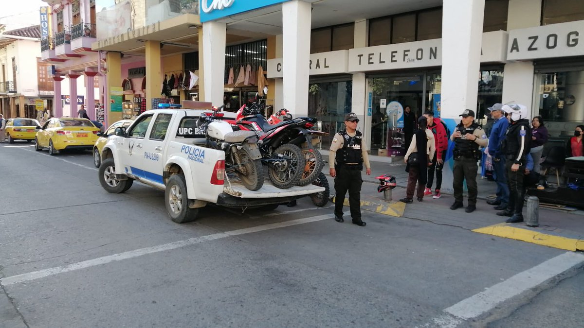 riwilo2002's tweet photo. La lucha contra la inseguridad es primordial para el Gobierno del Ecuador; en ese sentido hemos liderado un mega operativo en el casco comercial de Azogues.

Con @PoliciaEcuador y @FFAAECUADOR seguimos trabajando para garantizarle la tranquilidad a la ciudadanía. https://t.co/MO3UksizX3