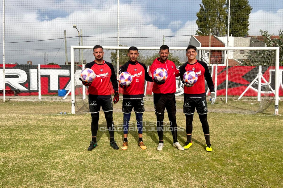 ChacaOficial's tweet photo. Hoy descansamos en buenas manos ⚽️🧤

🌙 ¡Hasta mañana, Funebreros!

#TodosJuntos
#VamosChaca🔴⚪️⚫️ https://t.co/GTnNAgG0Do