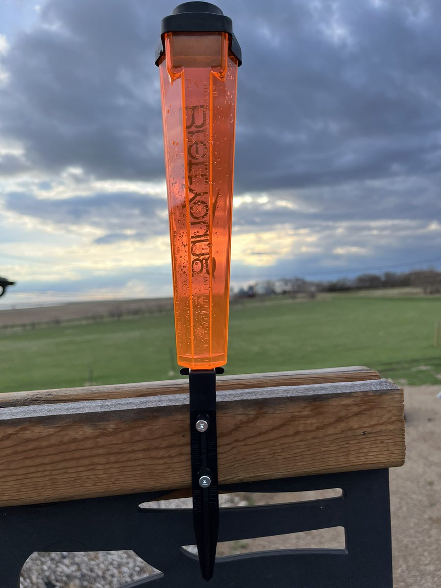 There’s actual rain in there.. not much but let’s hope it’s a start for the year @TeamSASKGOWAN #GreatGowanRainguage