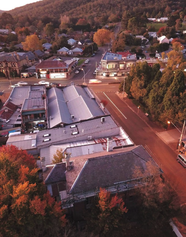HeritageSlate's tweet photo. SOUTHERN HIGHLANDS

We managed to visit two really nice rural jobs currently underway in the beautiful leafy town of Mittagong.

1. 5 Station St, Mittagong | Reclaimed Slate Re-Roof
2. 189 Oxley Dr, Mittagong | Canadian Glendyne Slate Re-Roof https://t.co/wGFFeXDpKm