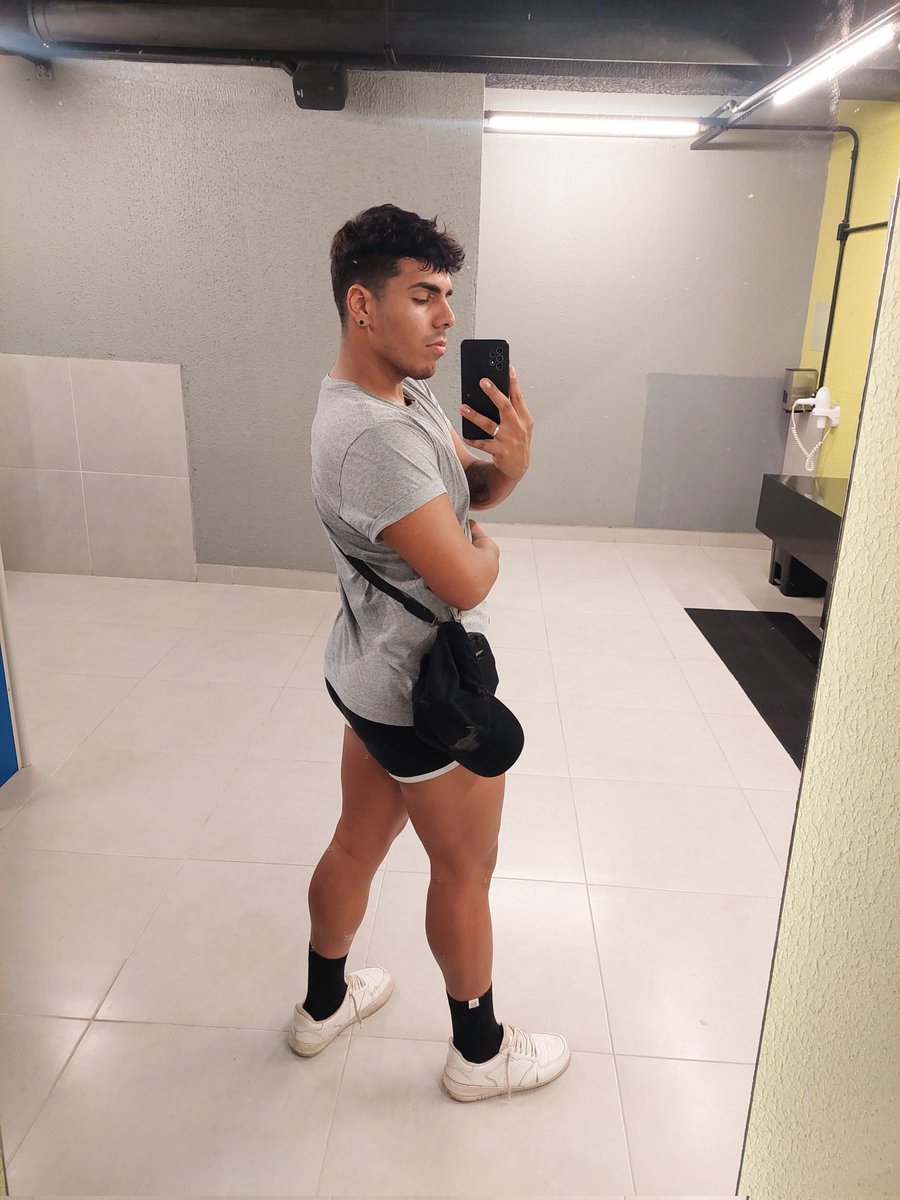 Ftzcaio's tweet photo. Postando uma fotinha depois de 1 ano. https://t.co/8I66wi8chQ