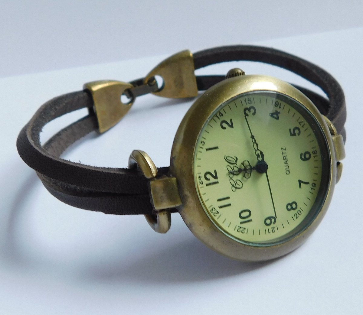 JuSal08's tweet image. Leather watch for women, simple leather wristwatch, retro minimalist watch, distressed leather watch, unique design watch by JuSal08 etsy.me/3VM6PXi #leatherwatch #retrowatch #womenswatches #watchesforwoman #minimalistwatches #uniquewatch #leatherwristwatch
