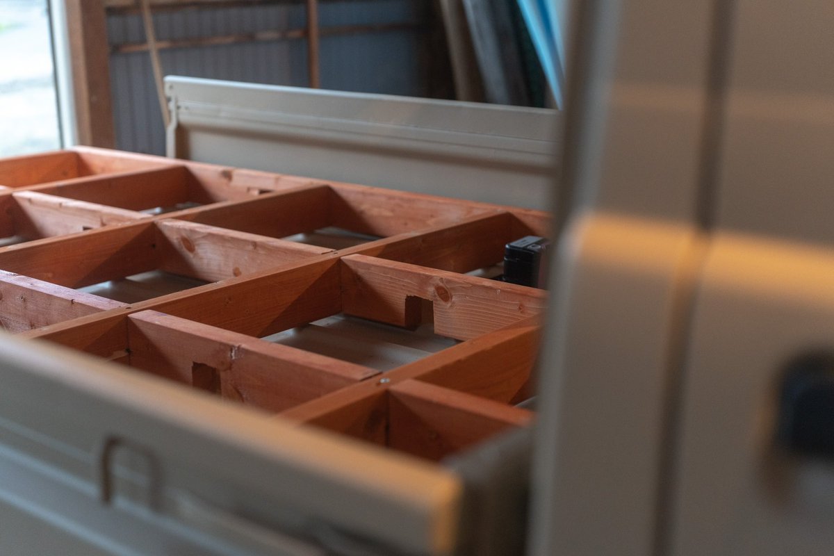amoryo2130's tweet photo. いよいよ軽トラキャンピングカー作り始めました🛻

軽トラを手に入れる際にご協力してくださった方々、本当にありがとうございました😊

試行錯誤しながら初心者なりに楽しんでやっています！ https://t.co/TPuhI1S44T