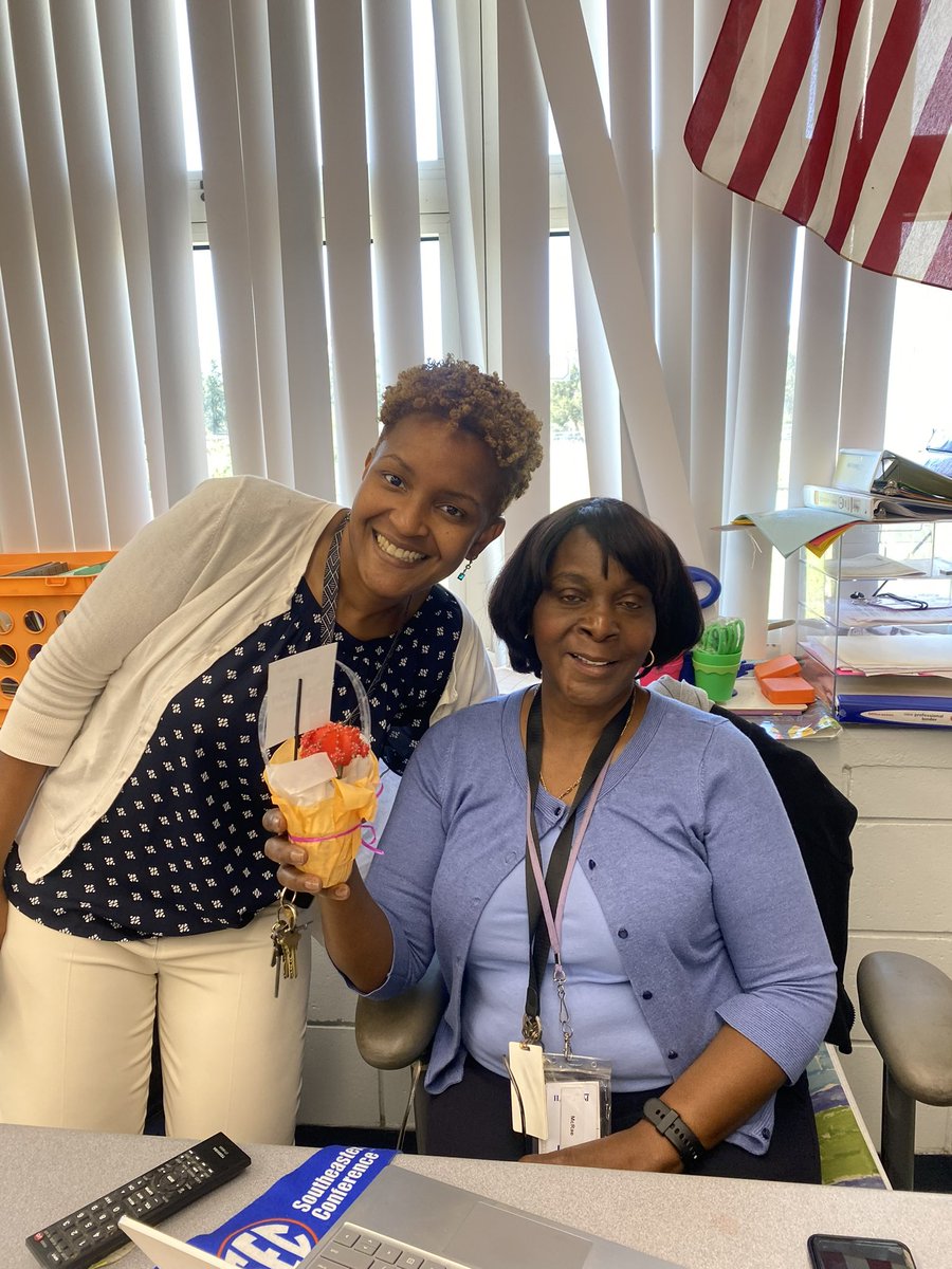 Wendy Rauld (@wendyrauld) on Twitter photo So much fun today delivering gifts to the teachers at Greco!!! <a href="/Grecoms/">Greco Middle School</a> <a href="/Elizabe03779348/">Elizabeth Padilla</a> <a href="/MarcosMurilloRS/">Marcos Murillo</a> So much fun today delivering gifts to the teachers at Greco!!! <a href="/Grecoms/">Greco Middle School</a> <a href="/Elizabe03779348/">Elizabeth Padilla</a> <a href="/MarcosMurilloRS/">Marcos Murillo</a>