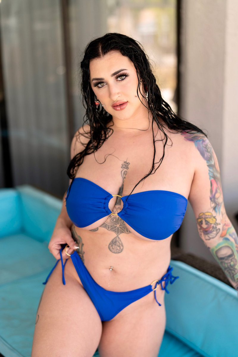 starszzxx1 25k on Twitter: "The queen of blue @patootiepeaches 💙💙"