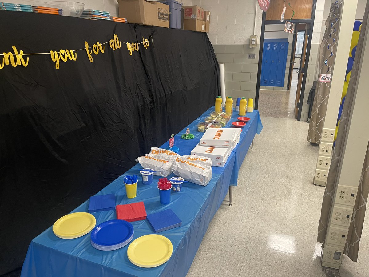 MrsAbles_DES's tweet photo. Day 1 of Teacher Appreciation Week. Thank you to our community partners Union Bethel Church for a delicious continental breakfast for our “Owlmazing” teachers @Church_Lane_ES   We appreciate your partnership!! https://t.co/942R0ovDxj