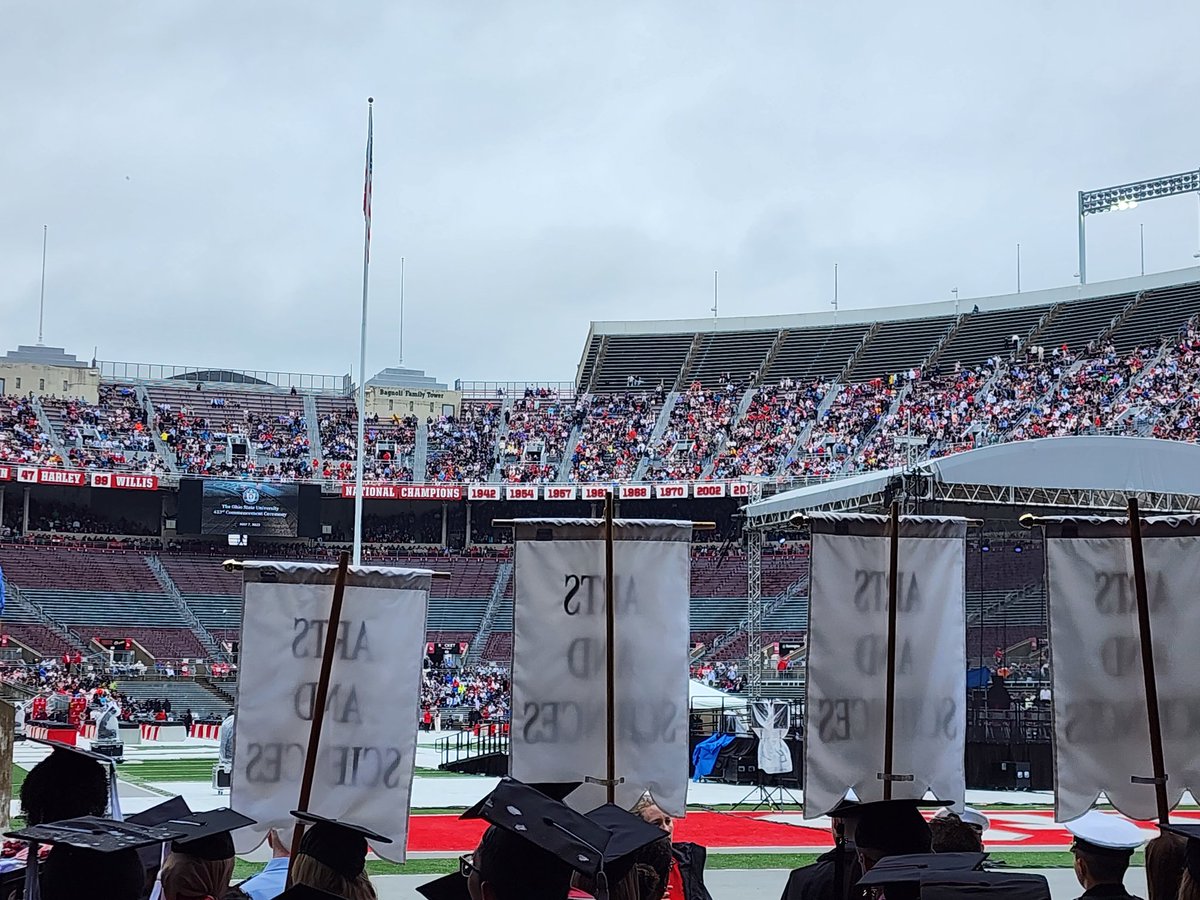 OracleGordon417's tweet photo. IM AN OHIO STATE ALUMNI!!!!!!! cue the confetti https://t.co/5VOym2yMaF