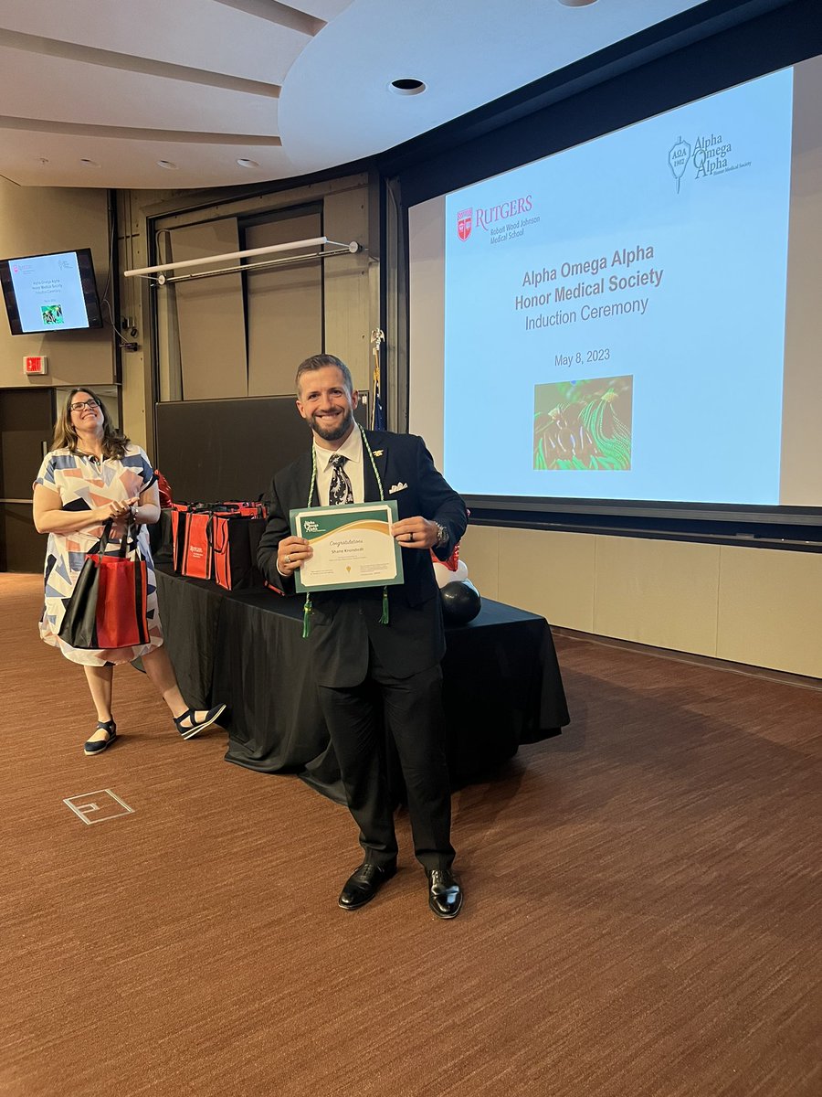 shanekronos's tweet photo. Grateful for @TomJangUroOnc @rwjurology to come as our keynote speaker for @AOA_society. Congrats to all of my peers and thank you to our great mentors at @rwjurology @RWJMS!
#urosome #urology #rwjurology #rwjms #AOA #alphaomegaalpha https://t.co/rqmEs4aSkK