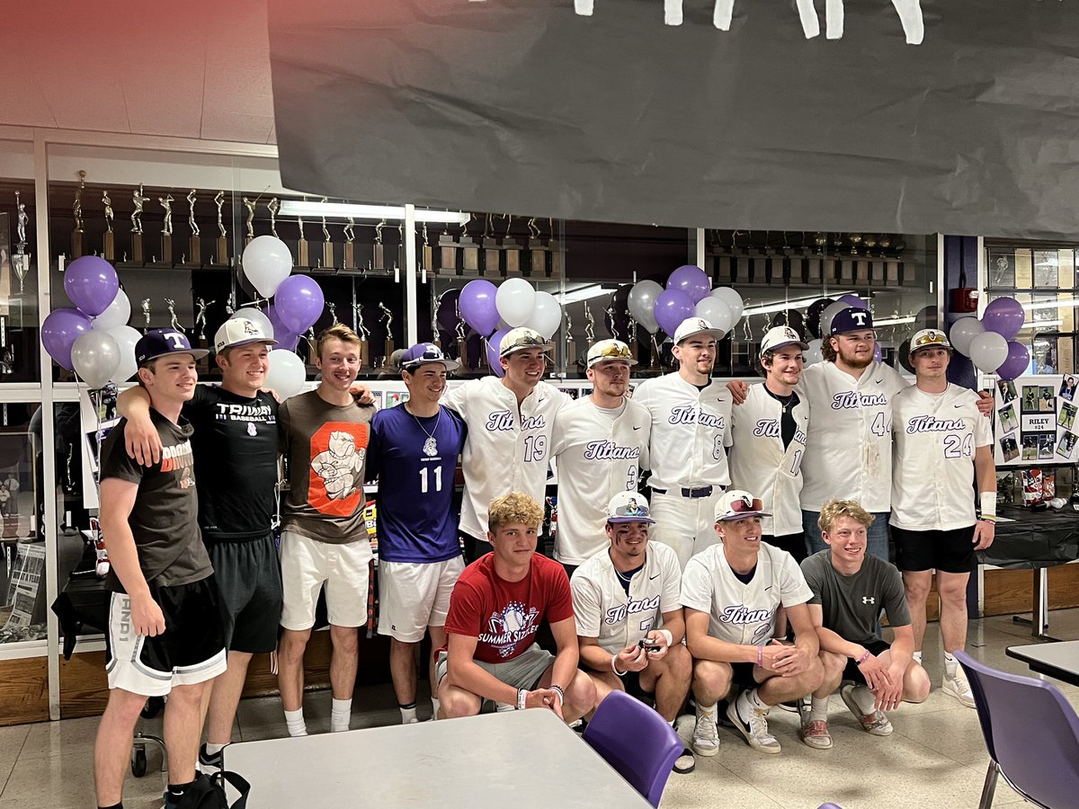 Titan victory on Senior Night! Congratulations Seniors and Parents! Thank You to the junior parents for all the help! 

#TitanNation⚔️ #Family  #SC12