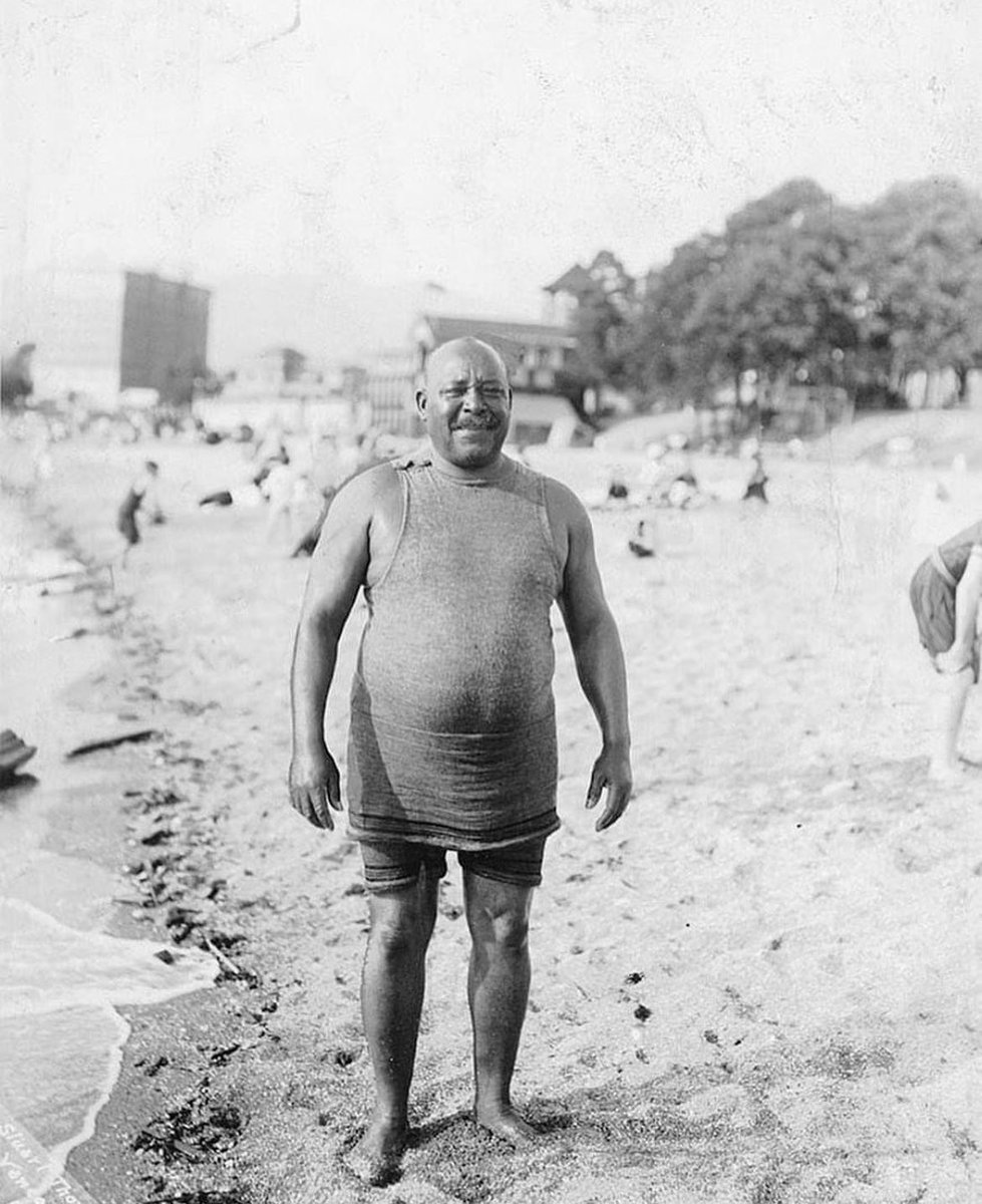 historyinmemes tweet picture
