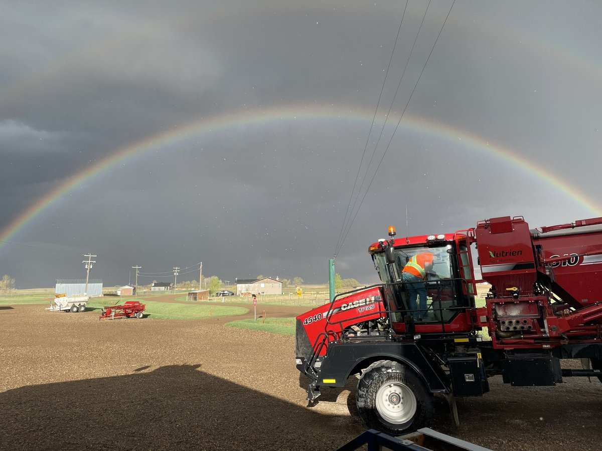 NutrienAg_SAB's tweet photo. Calm between storms at Iron Springs this evening #plant23 https://t.co/wEHLnjz1DT