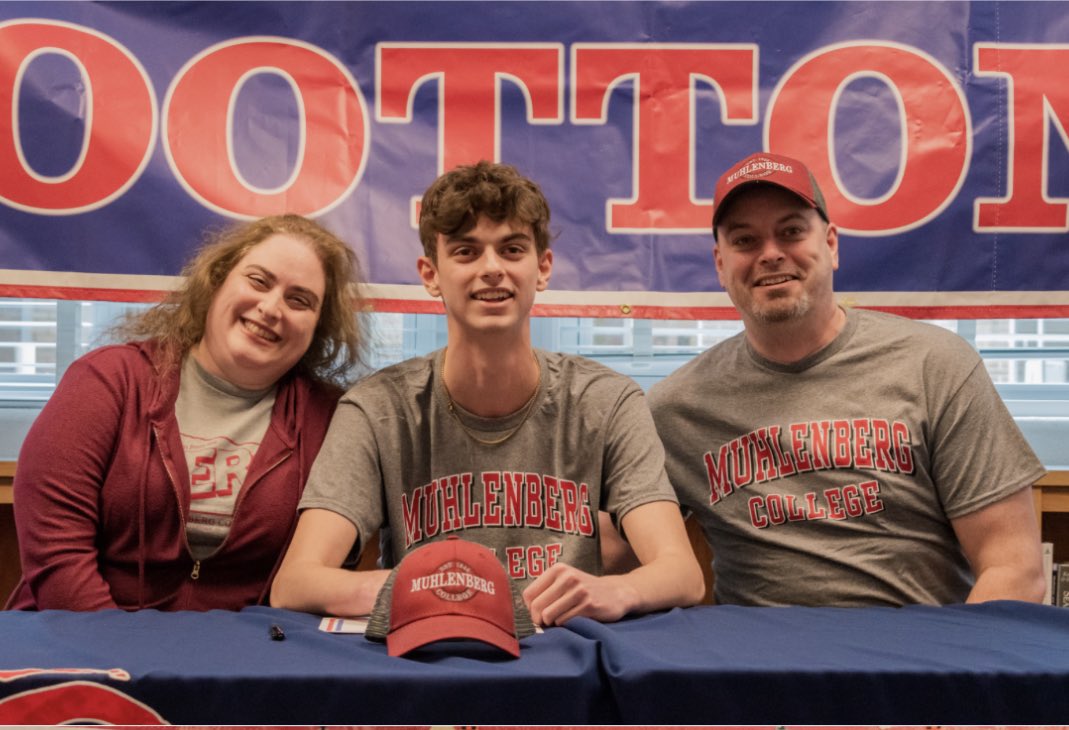 coache_graves's tweet photo. Super proud of this young man and beyond happy for him and his family.  Congratulations @PeterStanton33!!! @TSWAthletics @MuhlenbergMBB @MASAAUBB https://t.co/ywcXCOr3VD