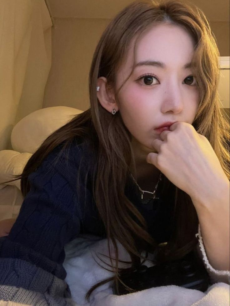 kurab9t's tweet photo. .ㅤ ㅤㅤ.ㅤ ㅤ୨୧   ㅤㅤ.ㅤ ㅤㅤ.ㅤ 

Hey soy un nuevo b★t de sakura y estoy acá para recordarte que #LESSERAFIM  te ama mucho!!
puedes @ o enviarme dm, y voy a aparecer lo más pronto posible !
recuerda tomar agua y comer bien ! 
no olvides que te amo mucho< 3 https://t.co/Y9rJSyEgru