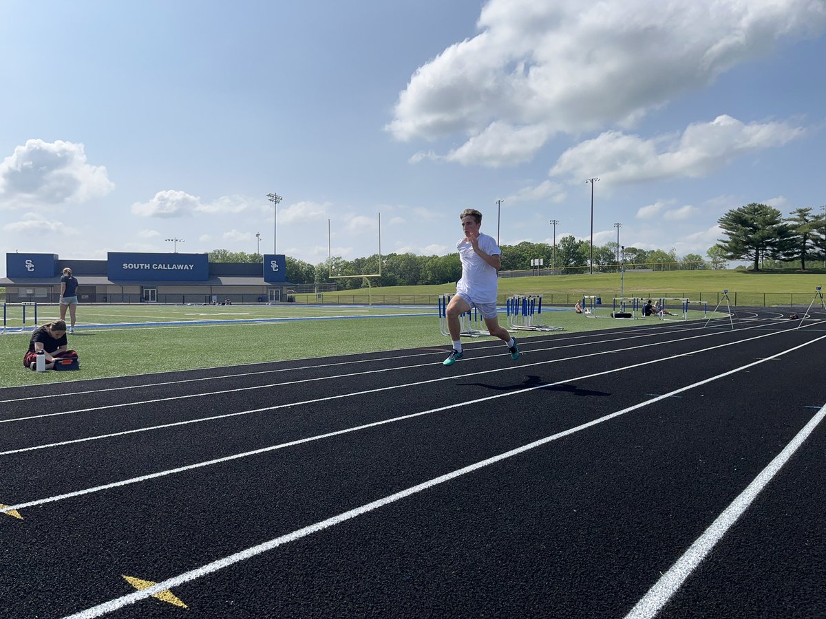 SCBulldogTrack's tweet photo. Beautiful kickoff to sectional week! Bulldogs 🐶 moving fast 💨 &amp; preparing to do awesome things come Saturday ☀️! 
30 yd fly top 🐶 
👦 
🥇 Cole - 2.94
🥈 Tayber - 2.96
🥉 Evan - 2.97
👧 
🥇 Reece - 3.13
🥈 Lacey - 3.59
🥉 Kelsey - 3.69
#SouthsideSpeed https://t.co/29OVBdBVOY